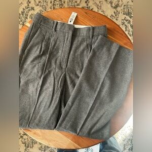 Gray Pleated Trousers. Aritzia. New ! Size 10